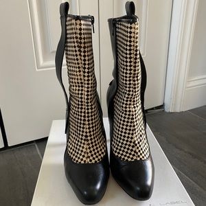C.Label black white cowhide gingham plaid high heel leather bootie boots Sz 8